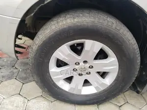 Nissan Pathfinder 2005 Silver