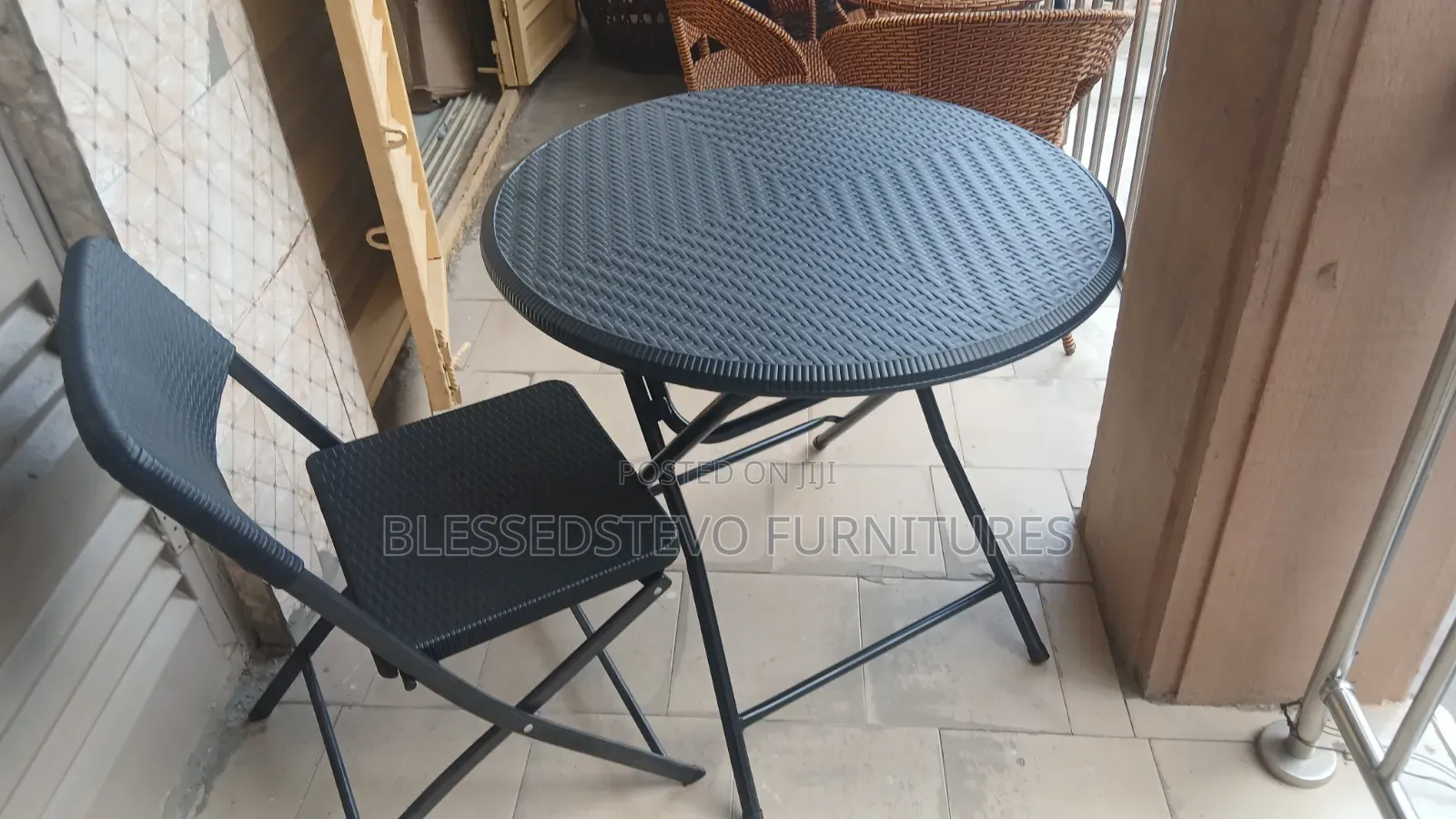Outdoor Plastic Round Table