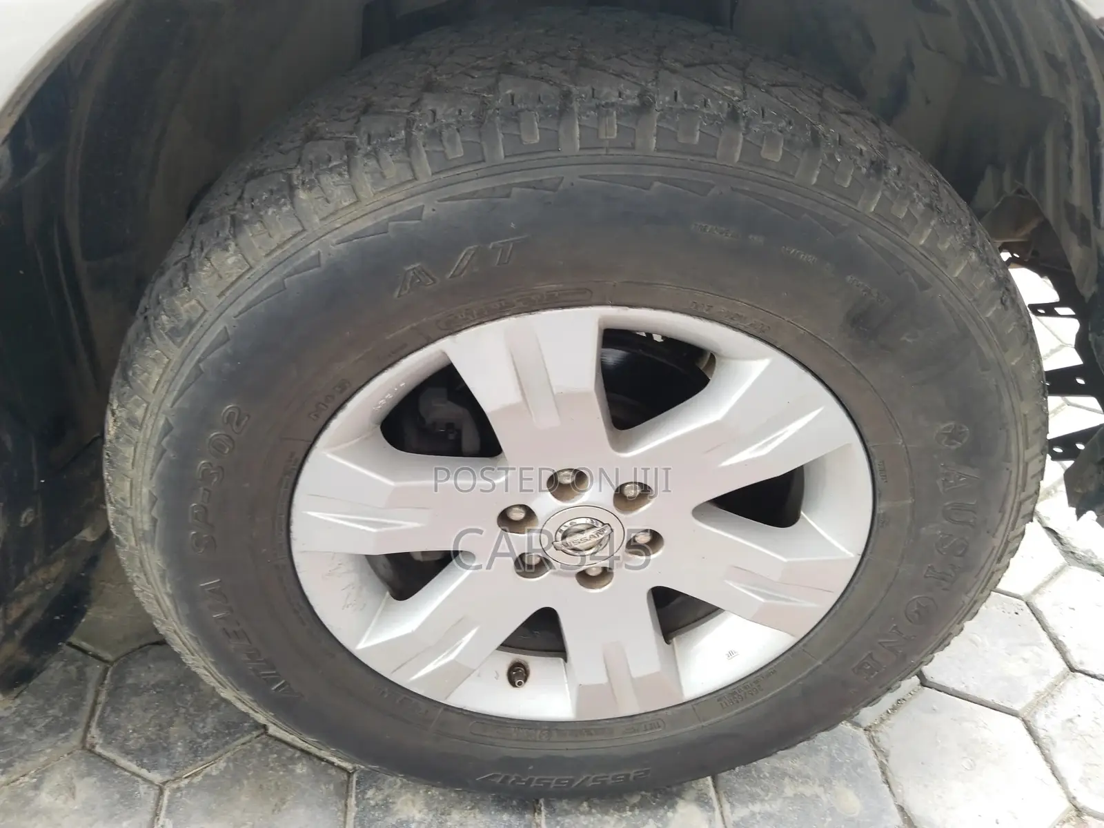 Nissan Pathfinder 2005 Silver