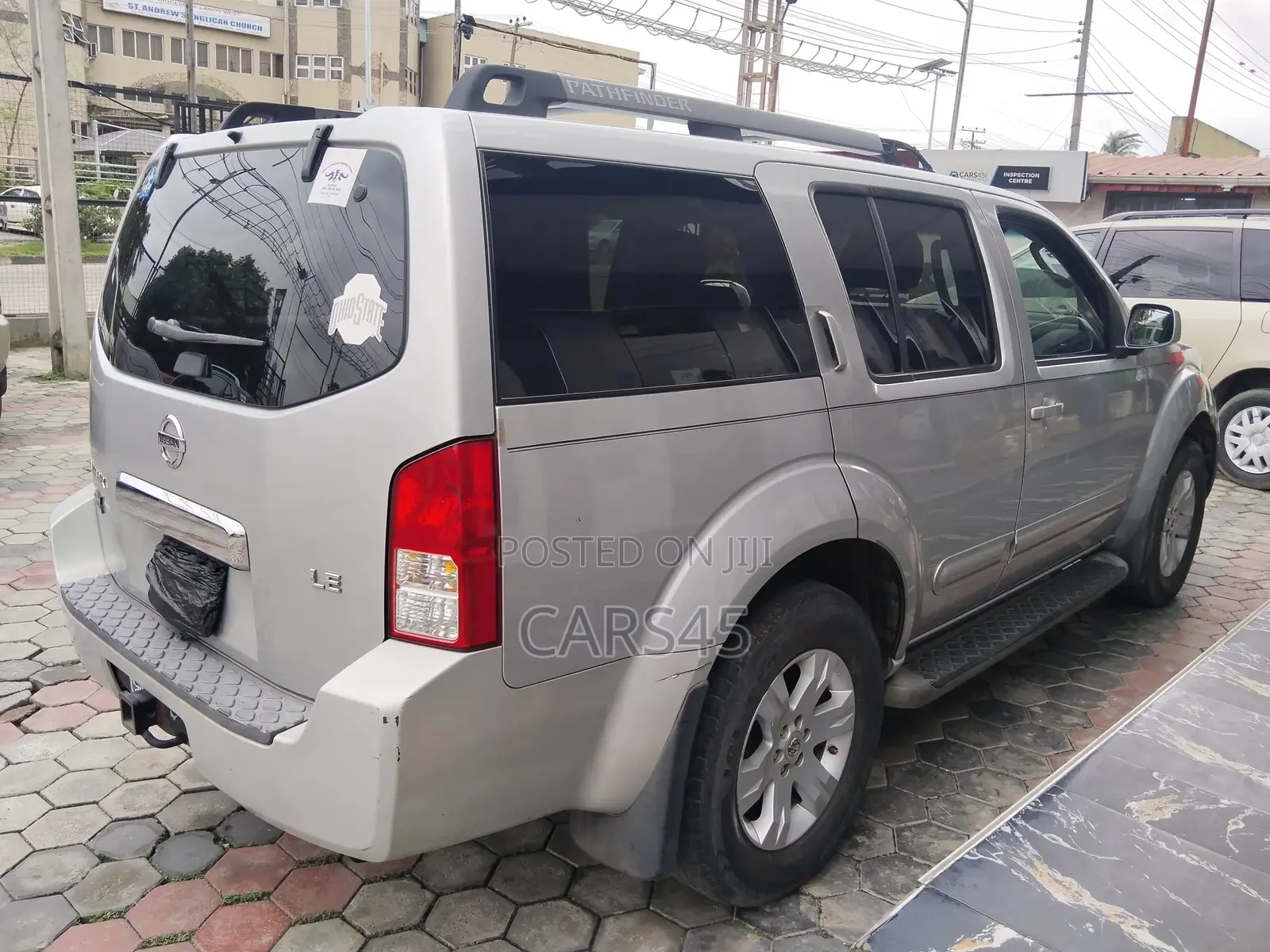 Nissan Pathfinder 2005 Silver