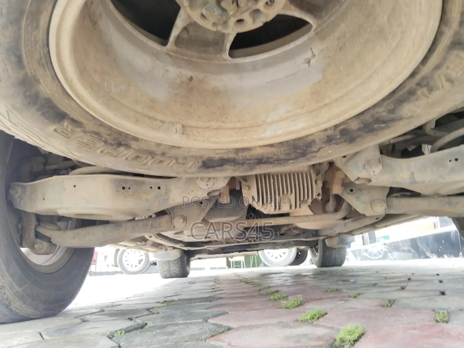 Nissan Pathfinder 2005 Silver