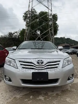 Toyota Camry LE 4dr Sedan (2.5L 4cyl 6AM) 2010 Silver