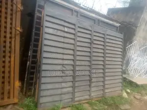 8ft Container