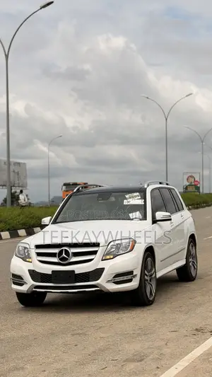 Mercedes-Benz GLK-Class Base GLK 350 4dr 4x2 (3.5L 6cyl 7A) 2015 White