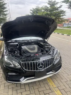 Mercedes-Benz E350 Base 4Matic Sedan AWD (3.5L 6cyl 7A) 2011 Black