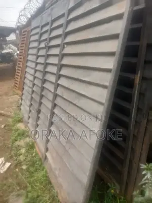 8ft Container