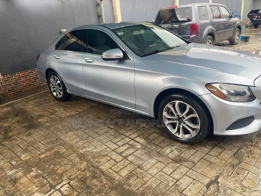 Mercedes-Benz C300 2017 Silver
