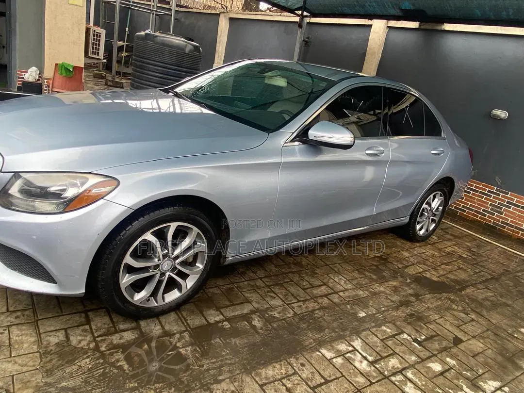 Mercedes-Benz C300 2017 Silver