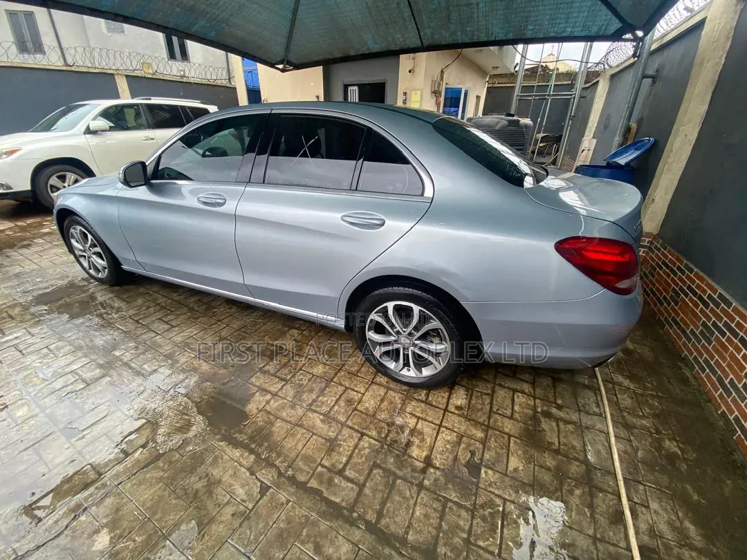 Mercedes-Benz C300 2017 Silver