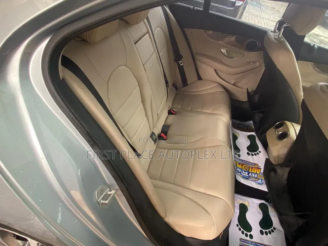 Mercedes-Benz C300 2017 Silver