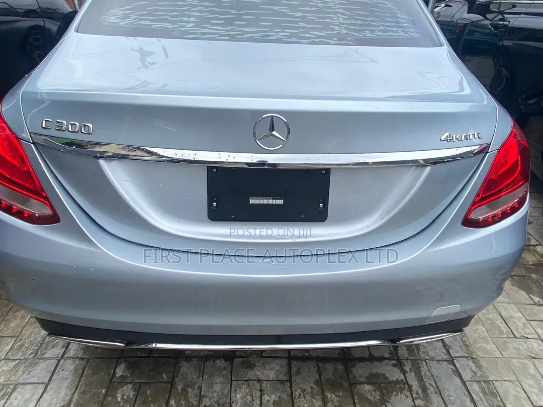Mercedes-Benz C300 2017 Silver