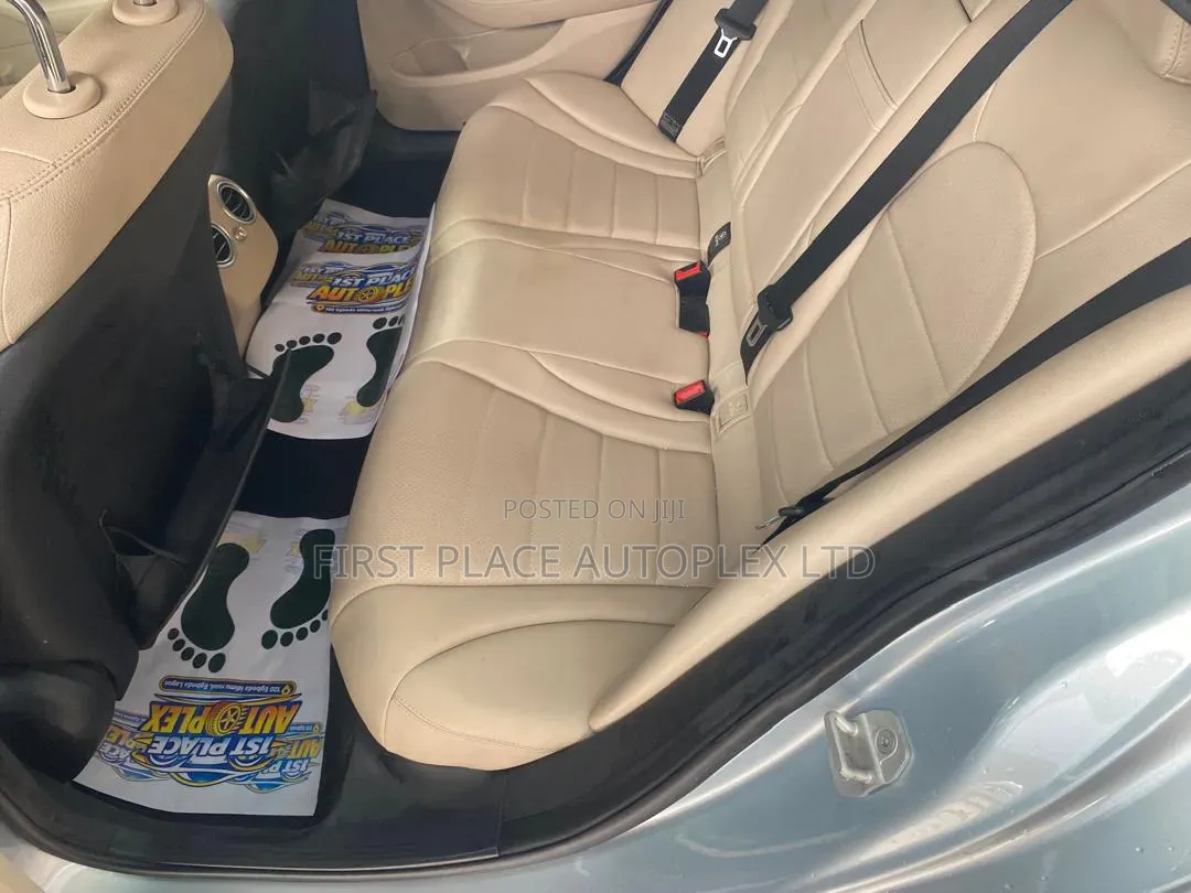 Mercedes-Benz C300 2017 Silver