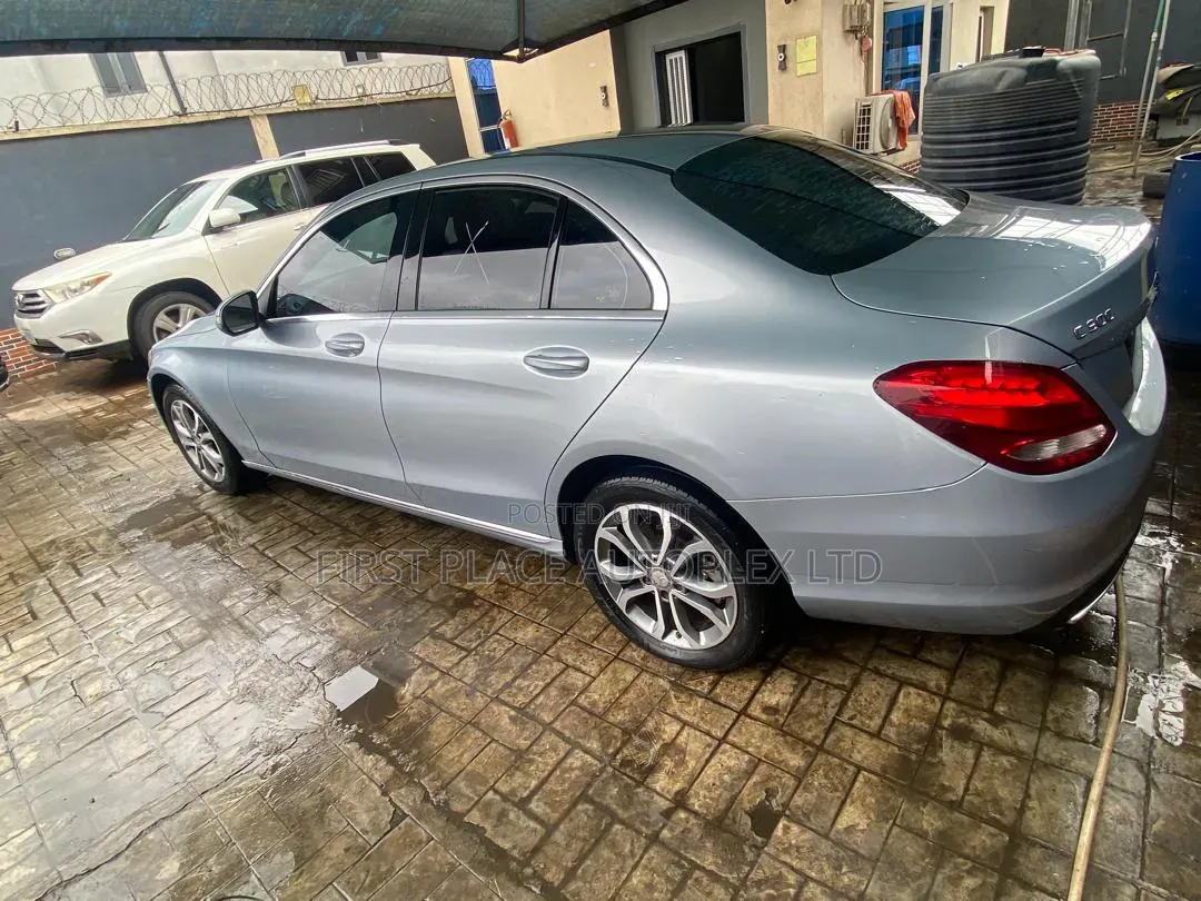 Mercedes-Benz C300 2017 Silver