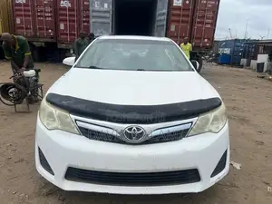 Toyota Camry LE 4dr Sedan (2.5L 4cyl 6A) 2013 White