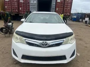 Toyota Camry LE 4dr Sedan (2.5L 4cyl 6A) 2013 White