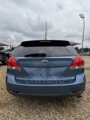 Toyota Venza LE 2010 Blue