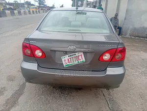 Toyota Corolla 2005 Gray