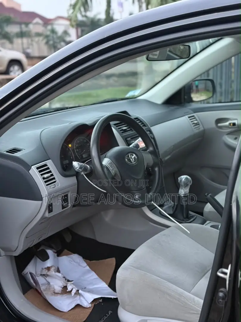 Toyota Corolla 2013 Black