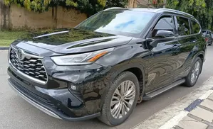 Toyota Highlander Platinum 2022 Black