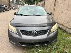 Toyota Corolla LE 4dr Sedan (1.8L 4cyl 4A) 2010 Gray
