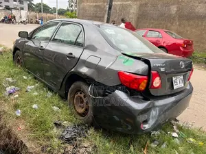Toyota Corolla LE 4dr Sedan (1.8L 4cyl 4A) 2010 Gray