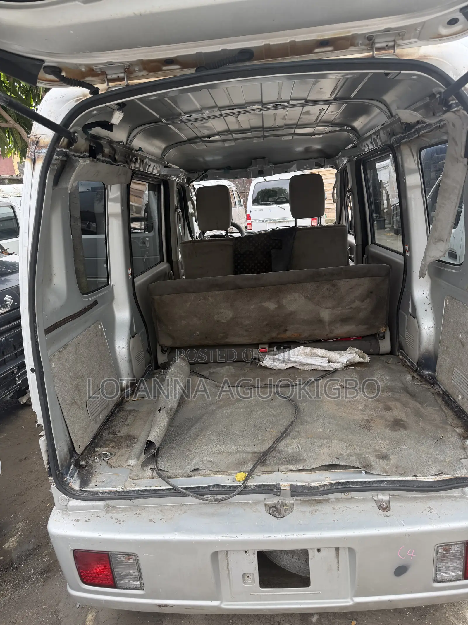 Suzuki APV Minibus 2012 Brown