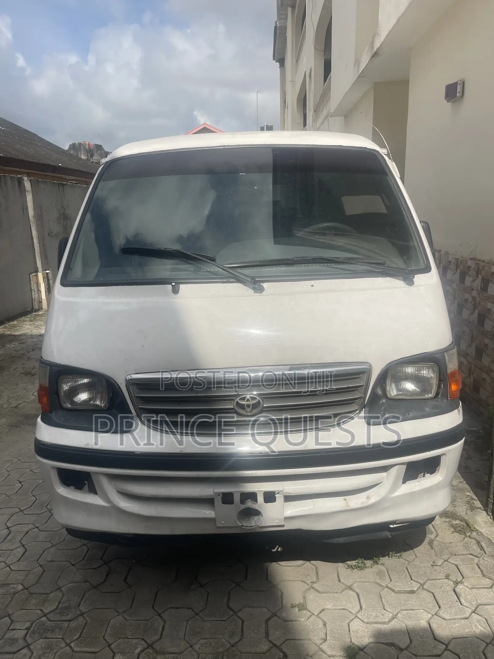 Toyota HiAce 2005 White