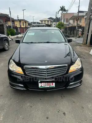 Mercedes-Benz C300 2013 Black
