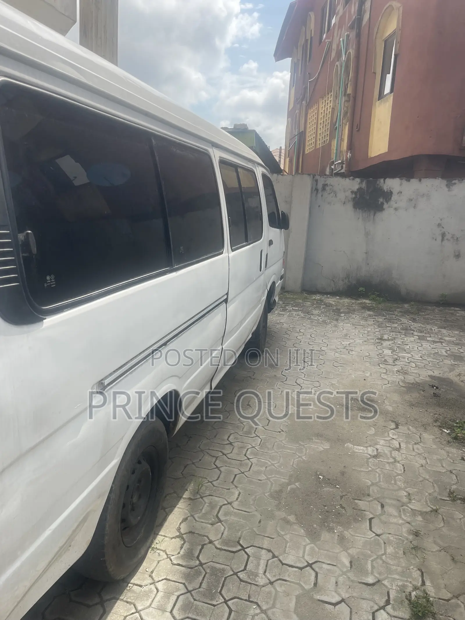 Toyota HiAce 2005 White