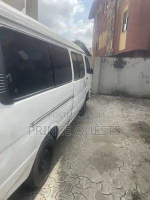 Toyota HiAce 2005 White
