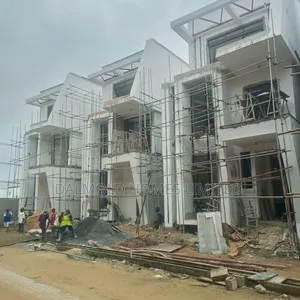 5 Bedroom Villa