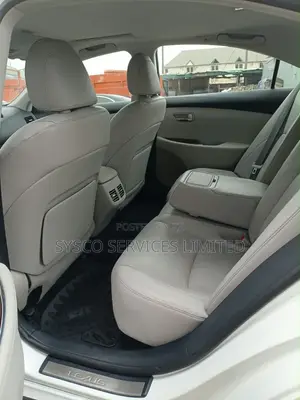 Lexus ES 2012 White