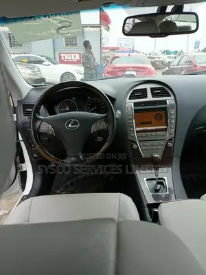 Lexus ES 2012 White
