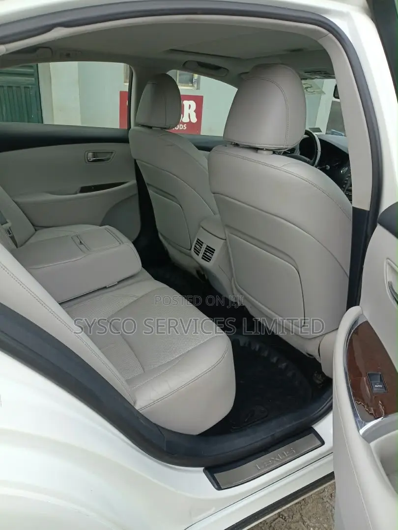 Lexus ES 2012 White