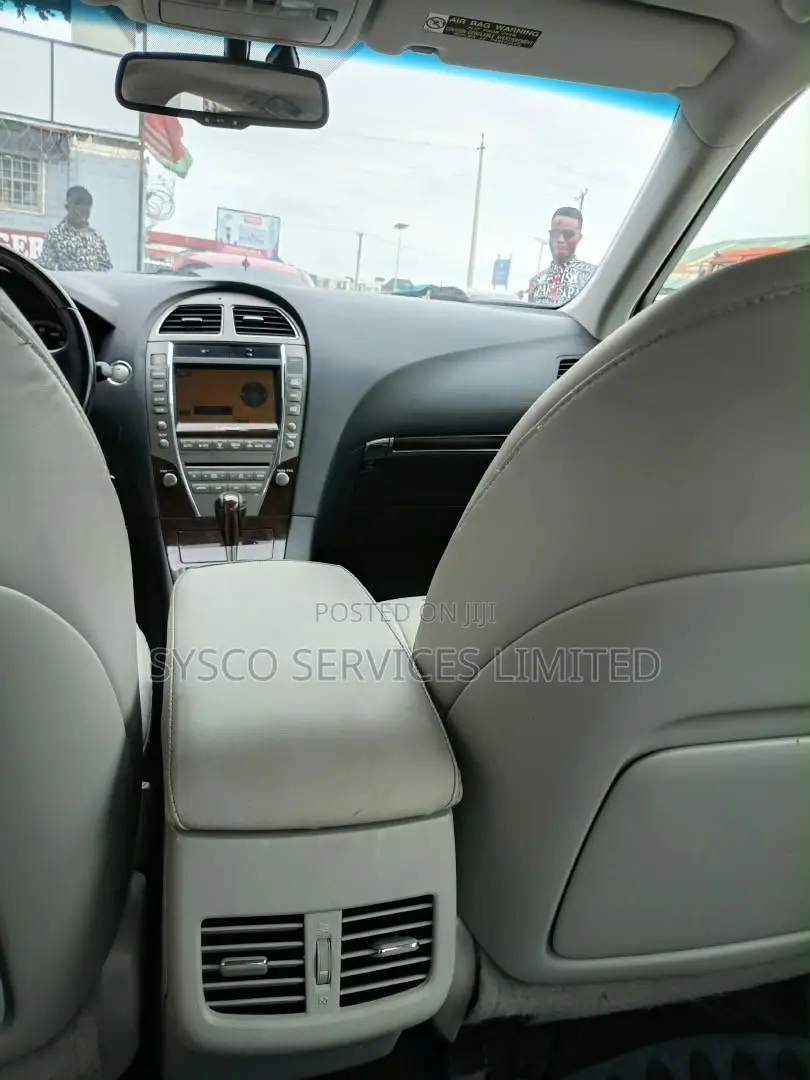 Lexus ES 2012 White