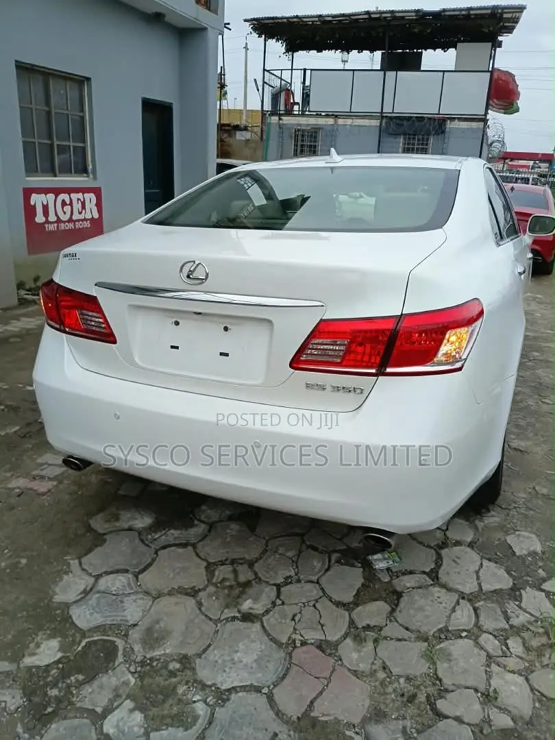 Lexus ES 2012 White