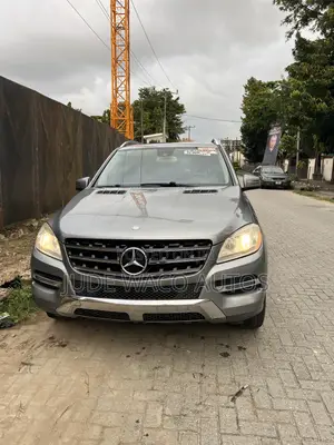 Mercedes-Benz M Class ML350 4dr SUV (3.5L 6cyl 7A) 2014 Gray