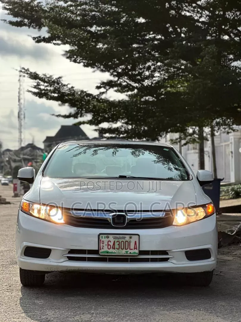 Honda Civic 2013 White