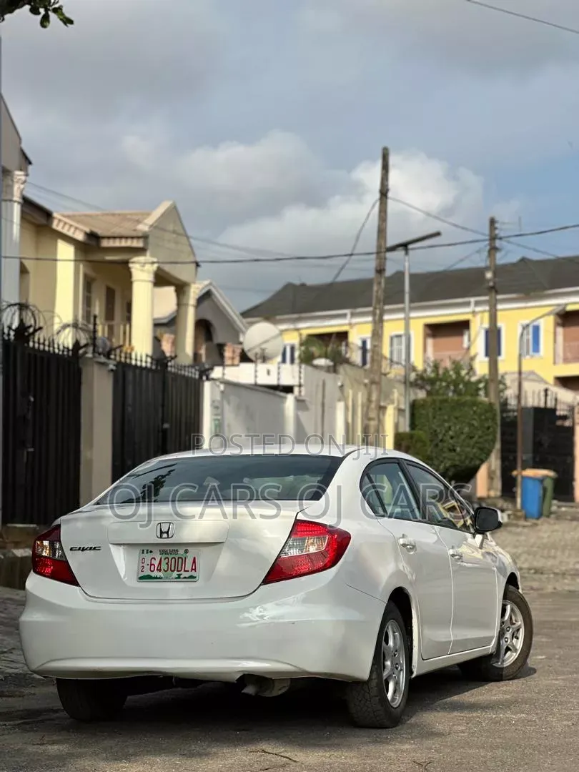 Honda Civic 2013 White