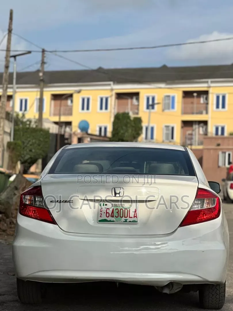 Honda Civic 2013 White