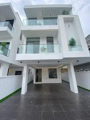 6bdrm Duplex in Chevron for sale