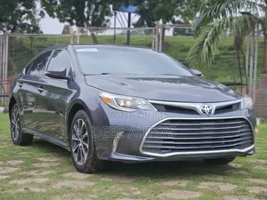 Toyota Avalon XLE Premium Sedan FWD (3.5L 6cyl 6A) 2013 Gray