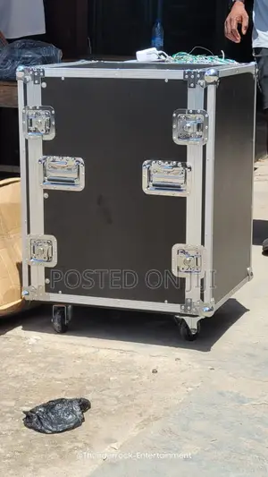 16 Unit Amplifier Rack Flight-Case( 5 Amplifier Capacity)