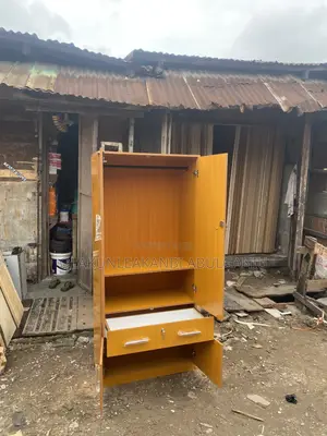 32 Inches Wardrope