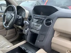 Honda Pilot Touring w/RES/Navi 4WD (3.5L 6cyl 5A) 2012 Gray