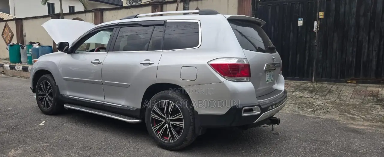 Toyota Highlander Limited 2011 Silver