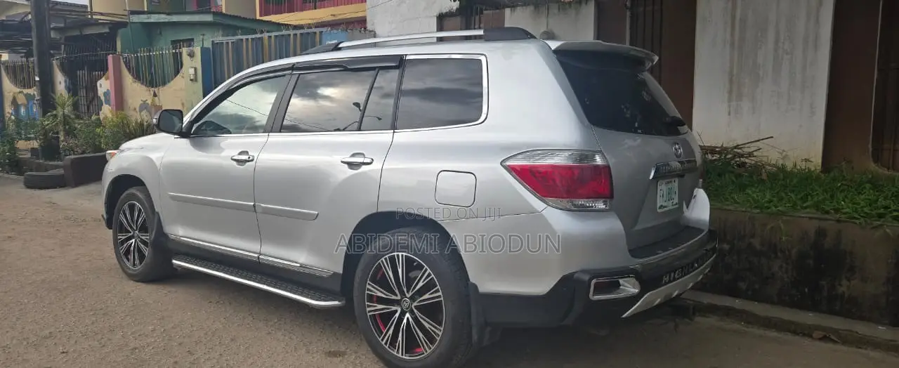 Toyota Highlander Limited 2011 Silver