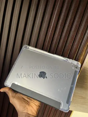 Apple iPad 10.2 (2021) 64 GB Gray