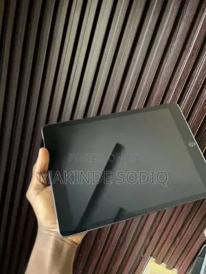 Apple iPad 10.2 (2021) 64 GB Gray