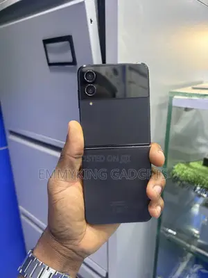Samsung Galaxy Z Flip4 128 GB Black
